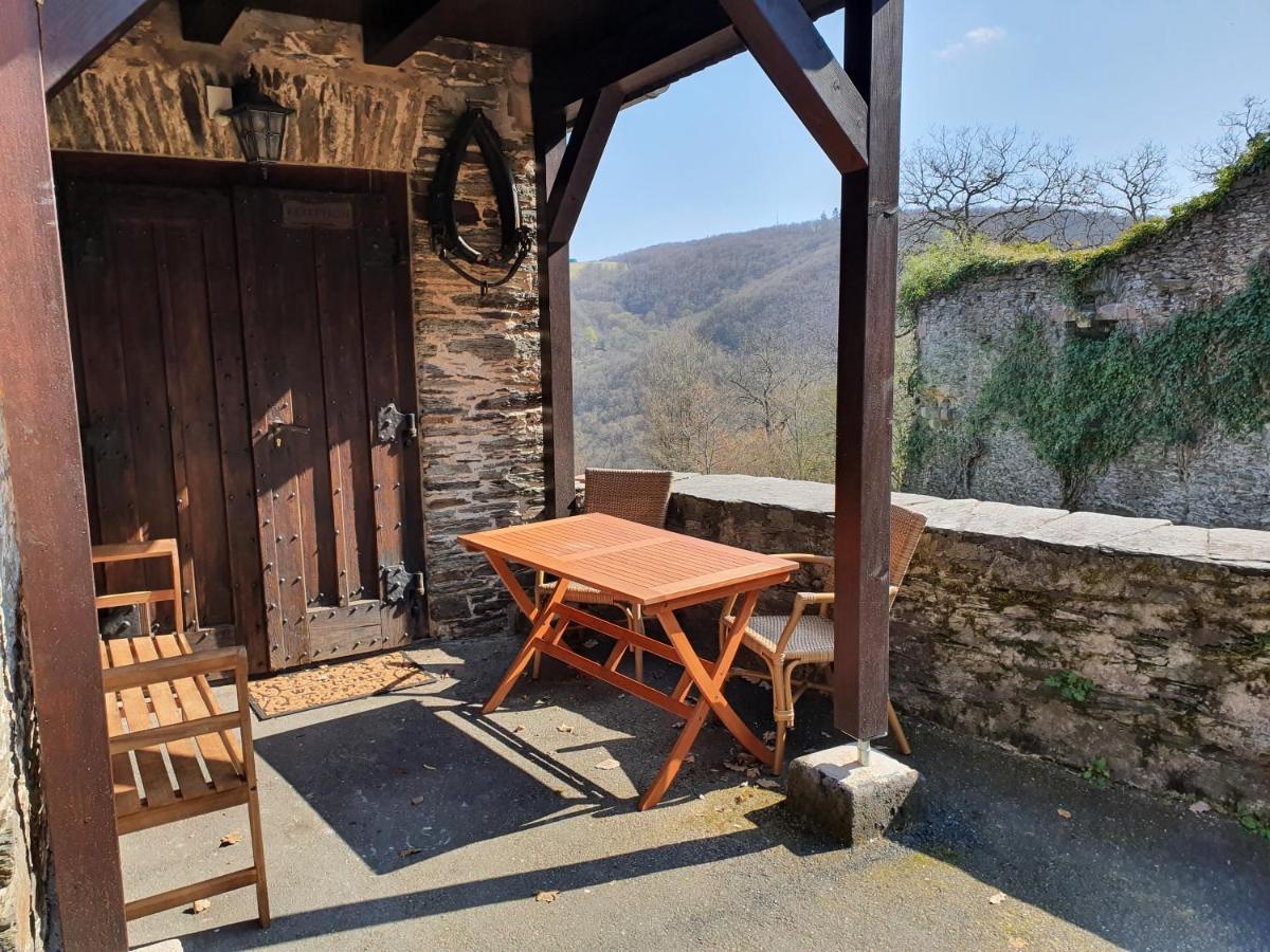 Am Burggraben Auf Der Sauerburg Apartment Sauerthal Bagian luar foto